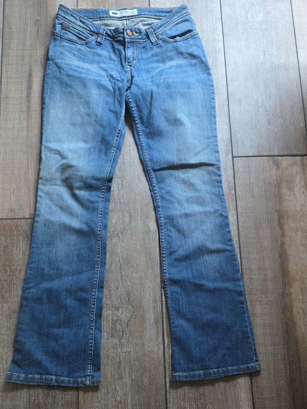 Levi's Women's Medium Blue Flared Jeans